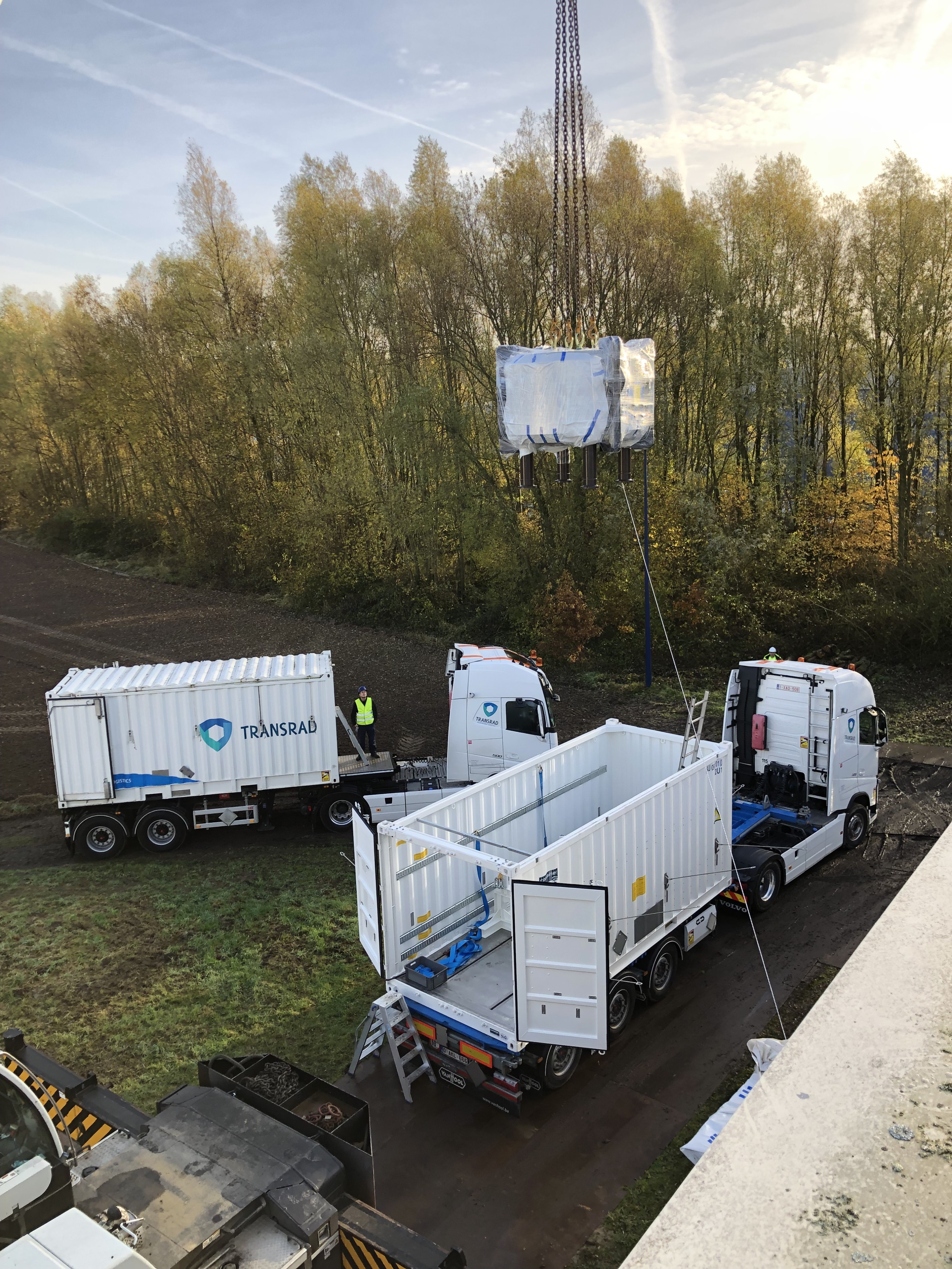 Aerial cyclotron and container